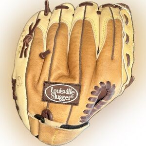 Louisville Slugger Youth Baseball Glove